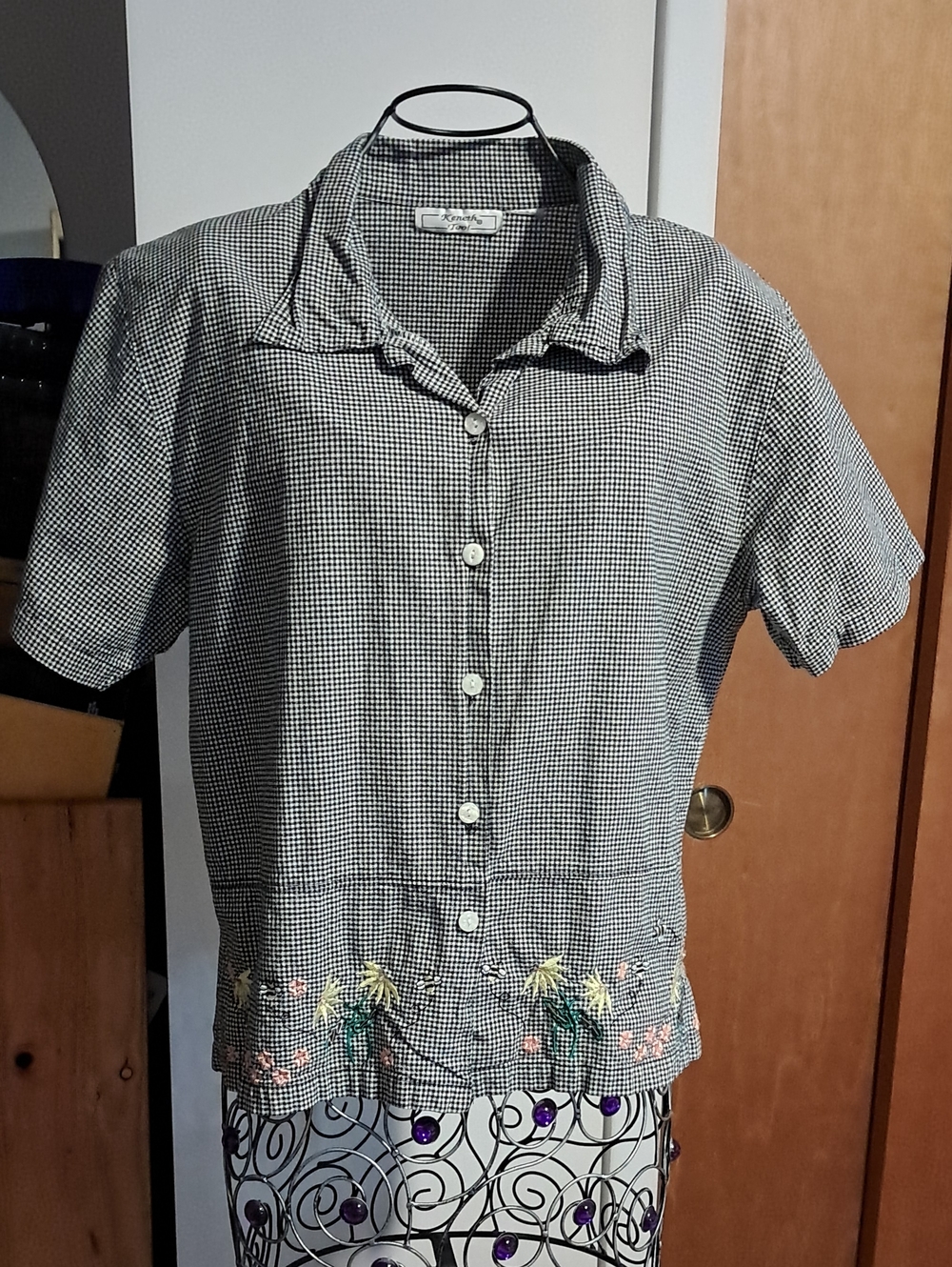 Girls' Black & White Check Short-Sleeve Button-Up Shirt with Floral Embroidery